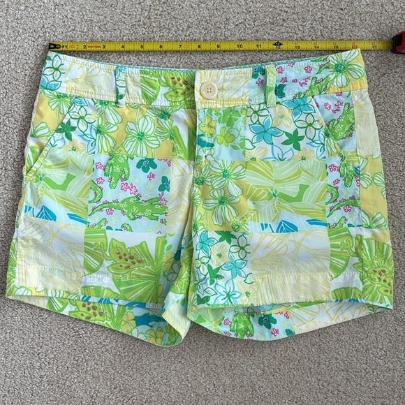Lilly Pulitzer Alligator Patchwork shorts, size 8 - Picture 7 of 8